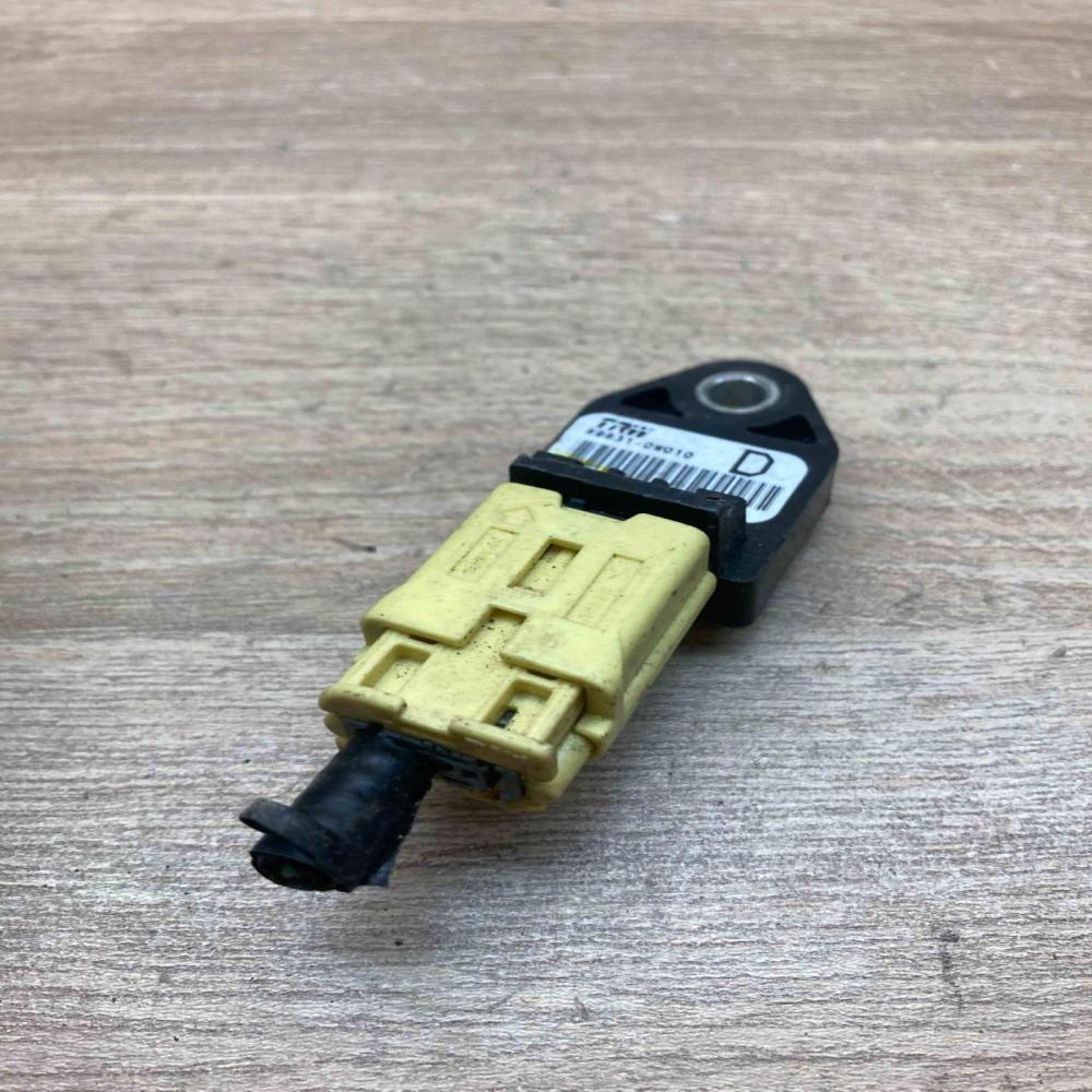 89831 0W010 096614096A DF1 Airbag deployment crash/impact sensor Toyota Corolla