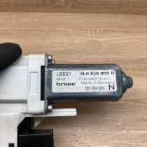 4L0959802B 1036989719 N Front door window regulator motor Audi Q7 4L