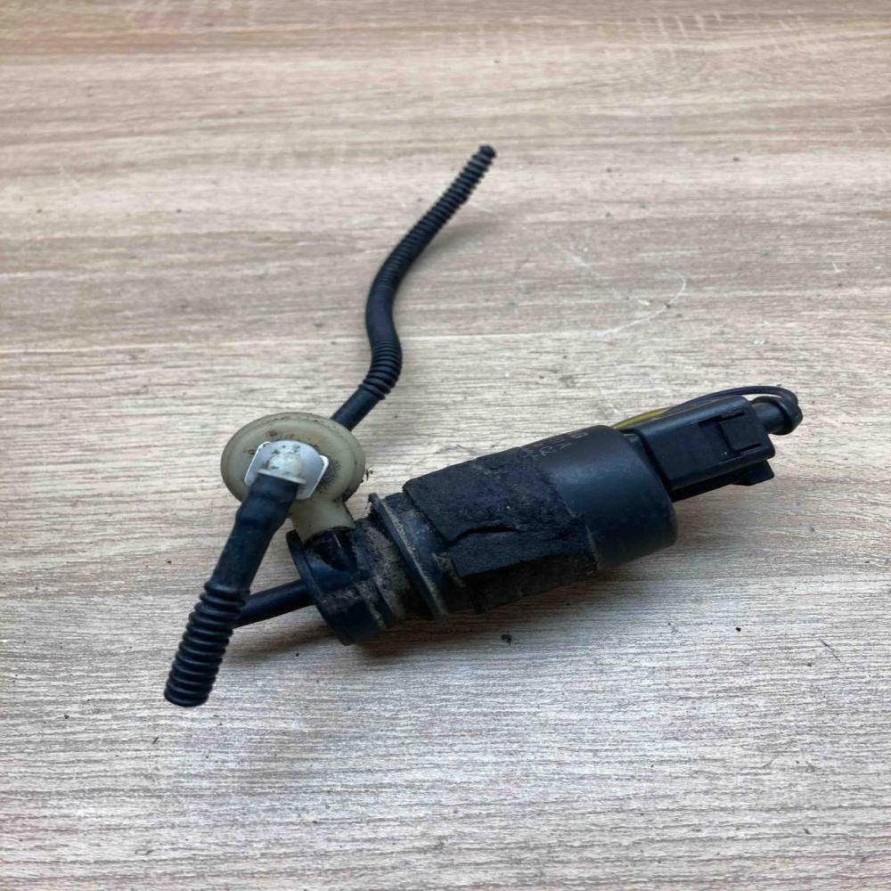 1T0955651A 1J0973722  Windscreen/windshield washer pump Audi A4 S4 B6 8E 8H