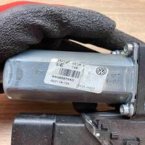 5K0959704D 0130821431  Rear door window regulator motor Volkswagen Golf VI