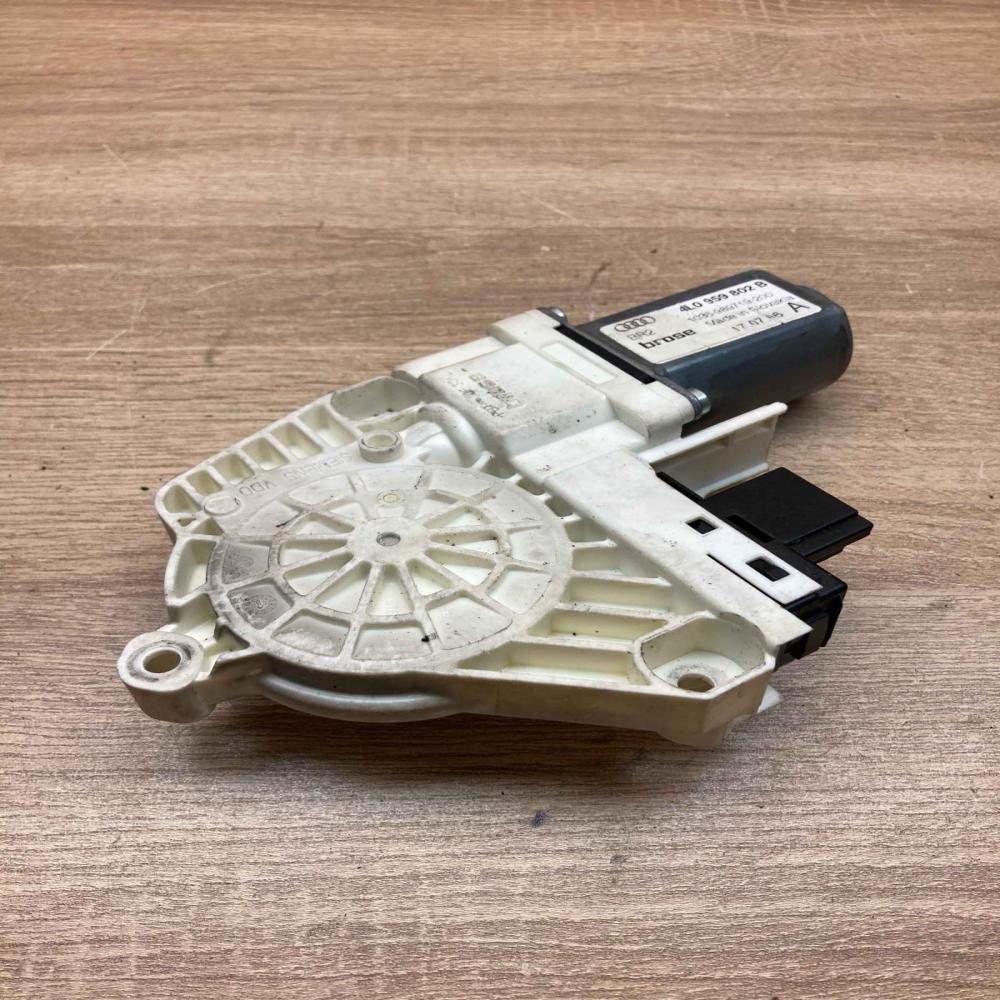 4L0959802B 1036 989719 200 A Front door window regulator motor Audi Q7 4L