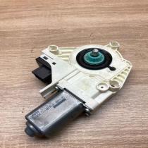 4L0959801B 1036989720 B Rear door window regulator motor Audi Q7 4L