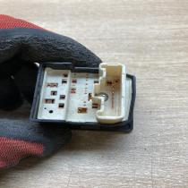 183574 769746B  Wing mirror switch Toyota Avensis T250
