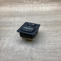 183574 769746B  Wing mirror switch Toyota Avensis T250