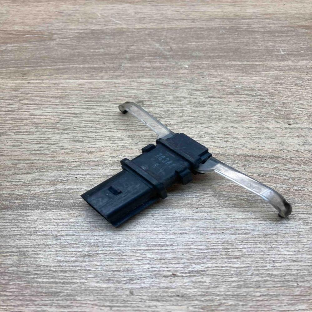 4E0949137   Sensor Audi A8 S8 D3 4E