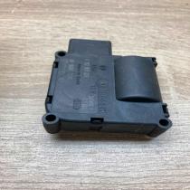 4E0820511 0132801323  Air flap motor/actuator Volkswagen Touareg I