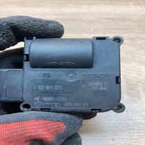4E0820511 0132801323  Air flap motor/actuator Volkswagen Touareg I
