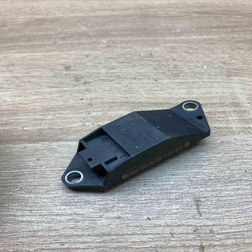 A0018209326   Airbag deployment crash/impact sensor Mercedes-Benz E W211