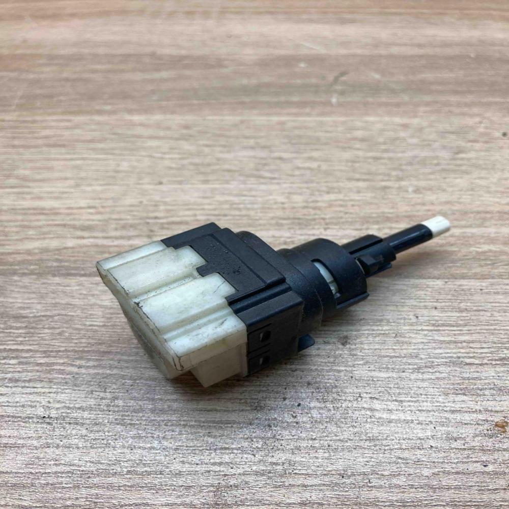 1K2945511 MW3 MT Brake pedal sensor switch Audi Q7 4L