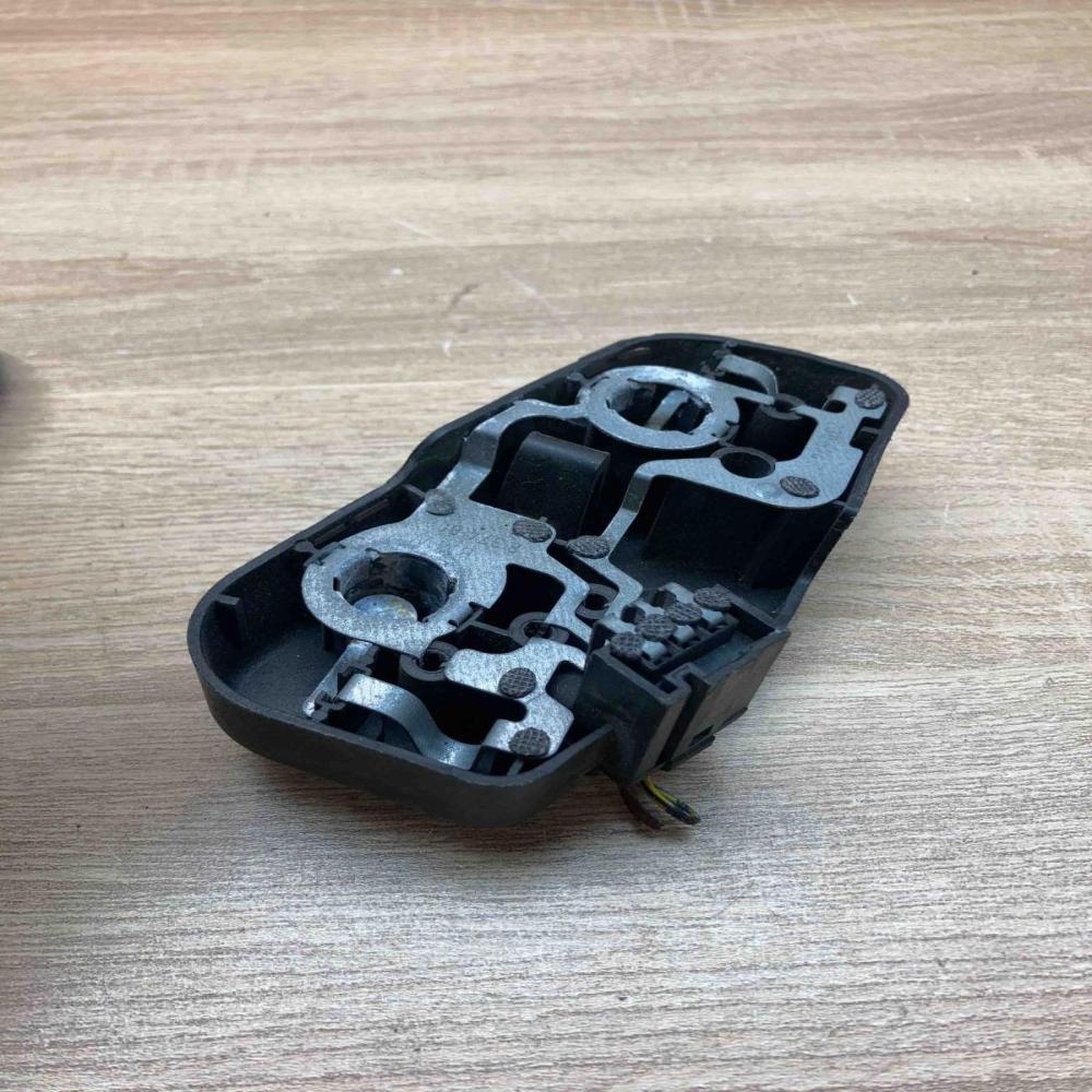 8374808 230570R 32CP Tail light bulb cover holder BMW 3 E46