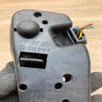 8374808 230570R 32CP Tail light bulb cover holder BMW 3 E46