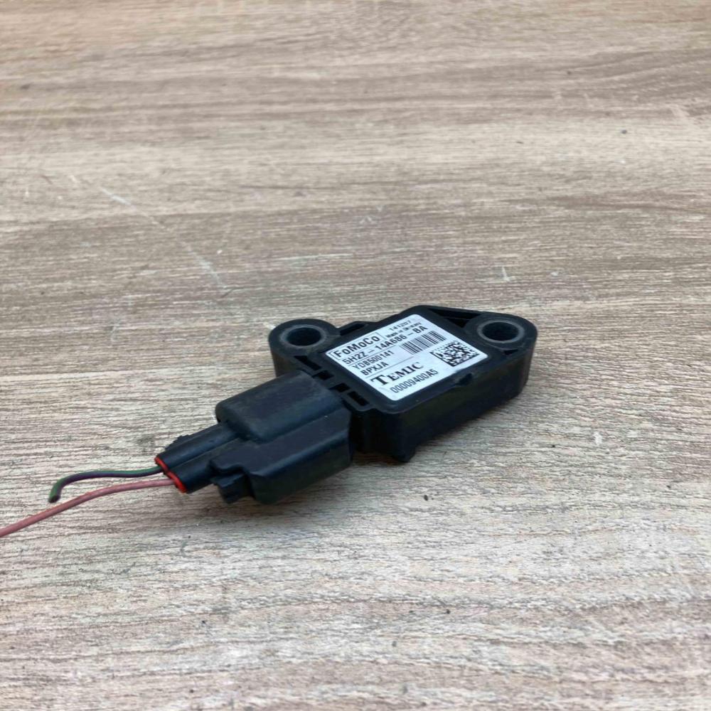 5H2Z 14A686 BA YDB500141  Airbag deployment crash/impact sensor Land Rover Range