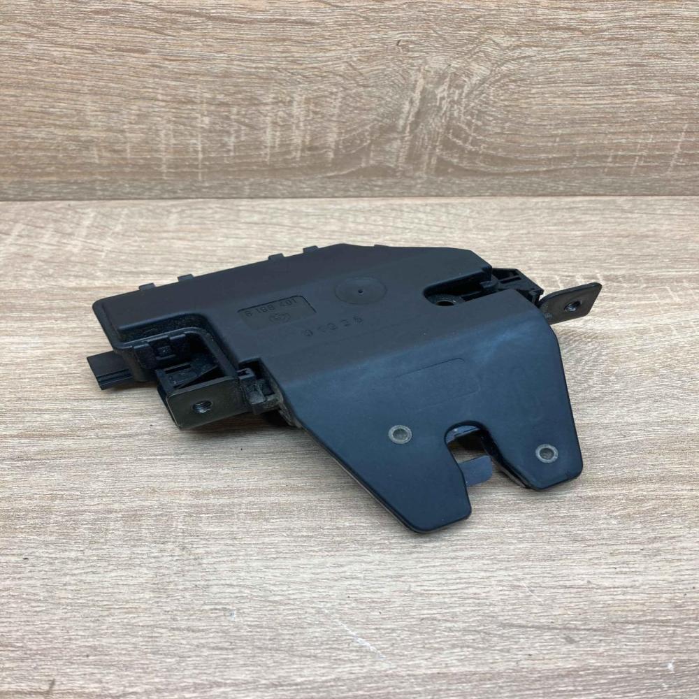 8196401   Tailgate/trunk/boot lock/catch/latch BMW 5 E60 E61