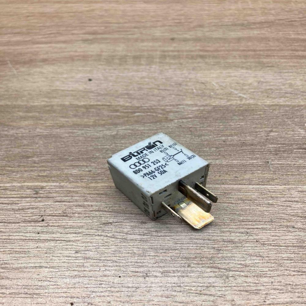 8D0951253   Other relay Volkswagen PASSAT B5.5