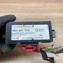 4B0951173 7480101 01  Alarm control unit/module Audi A3 S3 8L