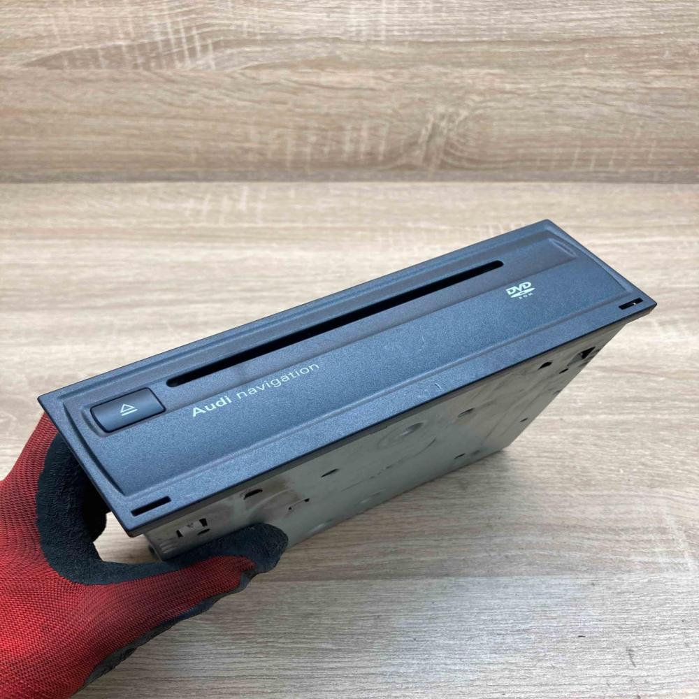 4E0919887D 4E0910887Q  Navigation unit CD/DVD player Audi Q7 4L