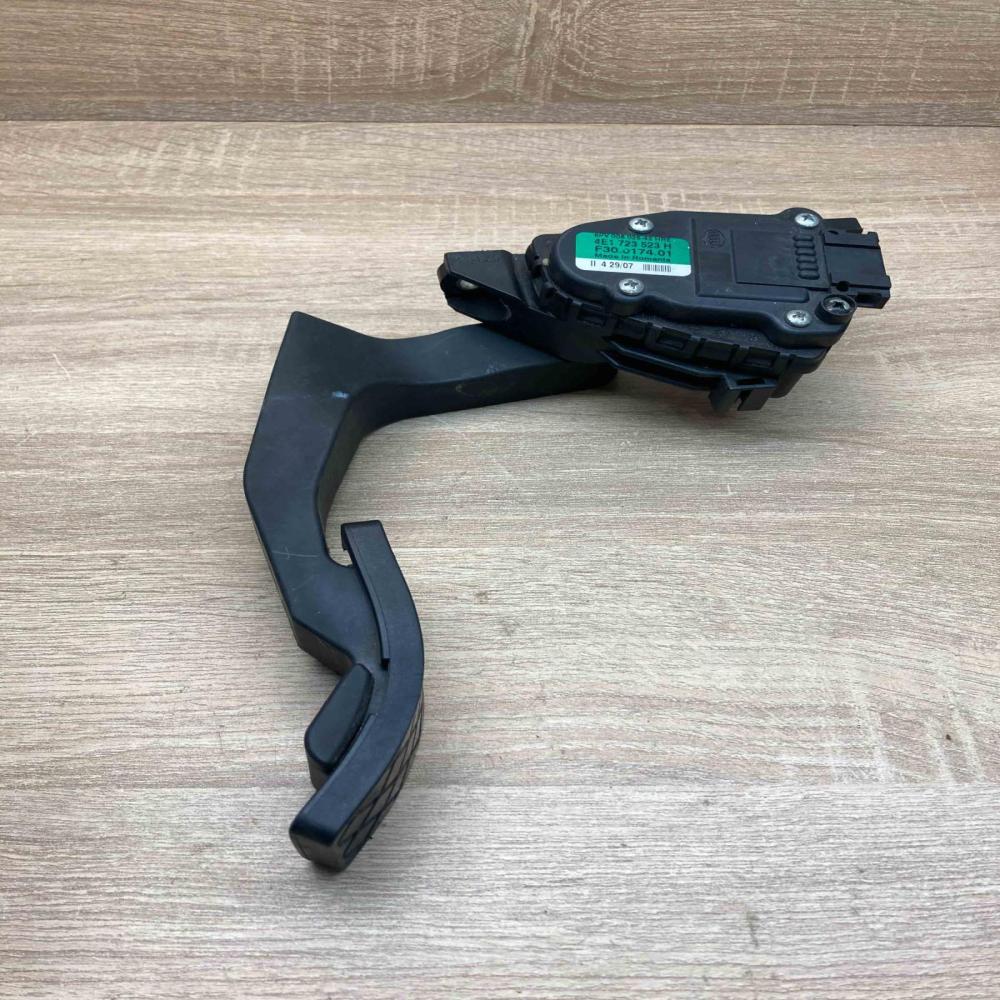 4E1723523H 6PV008026 42  Accelerator throttle pedal Audi A8 S8 D3 4E
