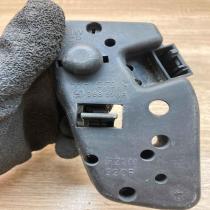 6907938 388570R AI04 Tail light bulb cover holder BMW 3 E46
