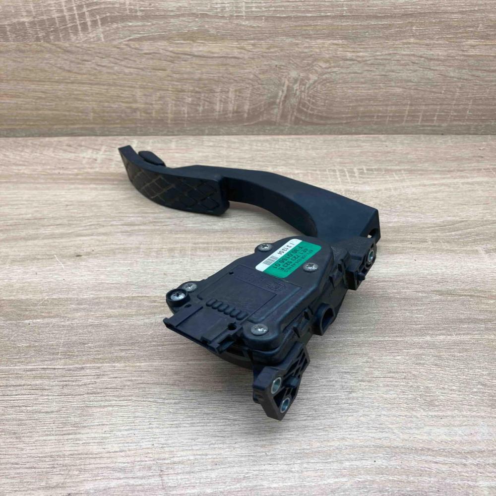 4E1723523E 6PV008026 42  Accelerator throttle pedal Audi A8 S8 D3 4E