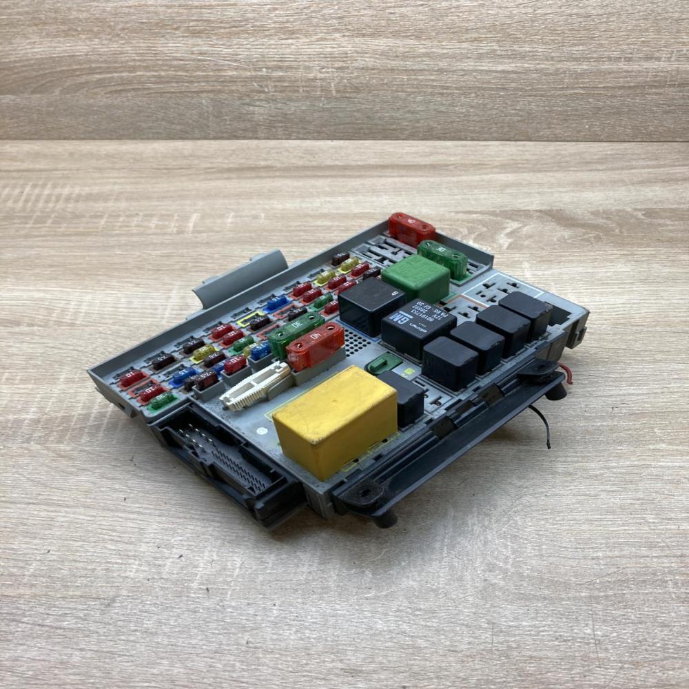 24412497   Fuse module Opel Zafira A