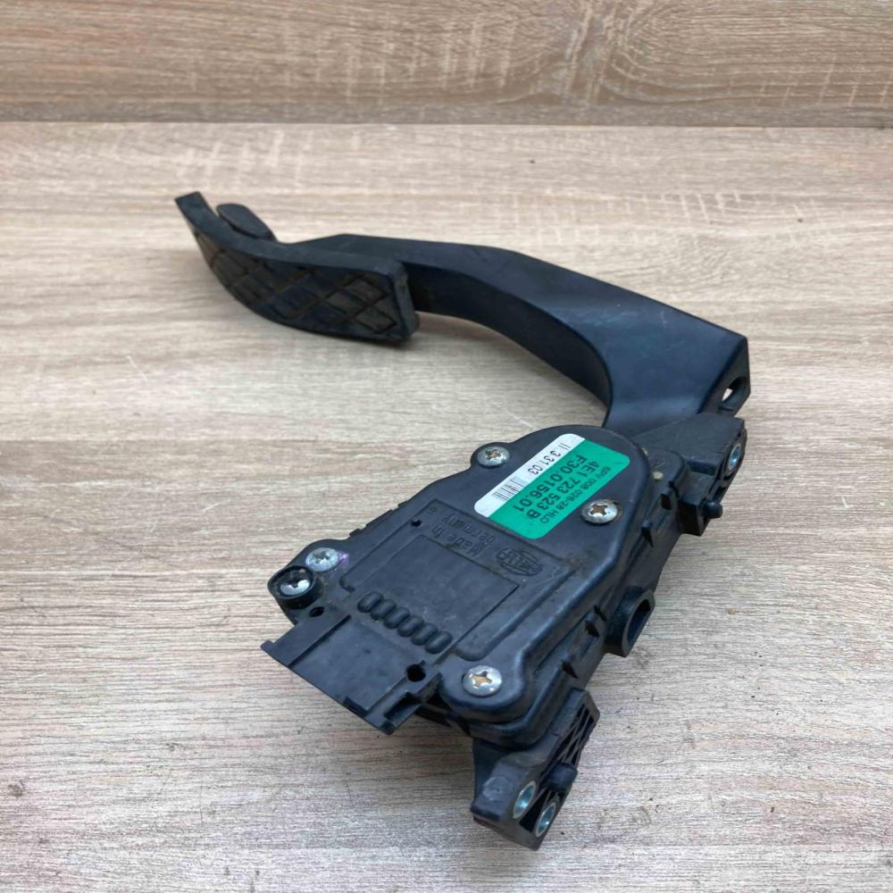 4E1723523B 6PV008026 HLO Accelerator throttle pedal Audi A8 S8 D3 4E