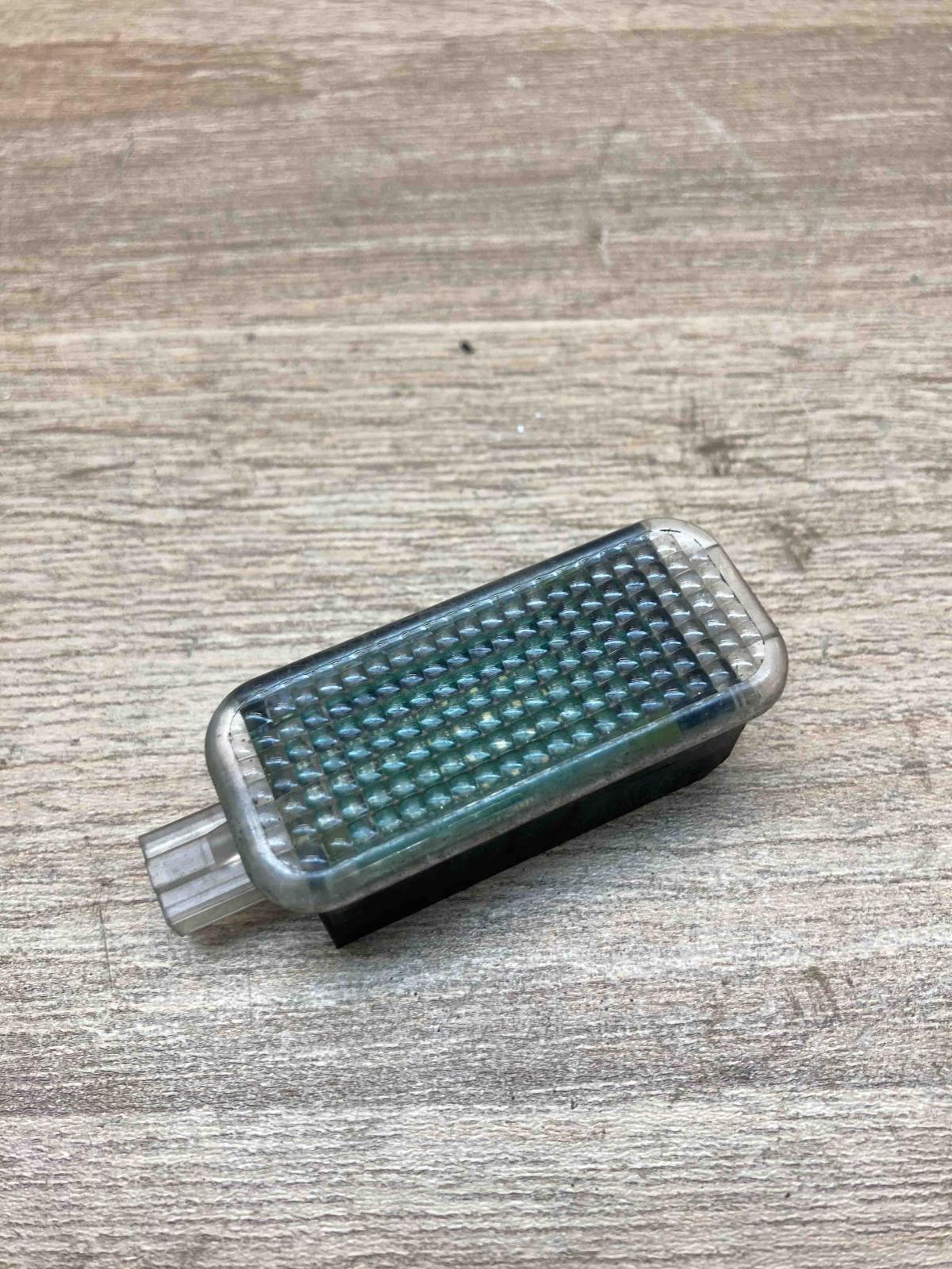 4E0947415   Other interior light Audi Q7 4L