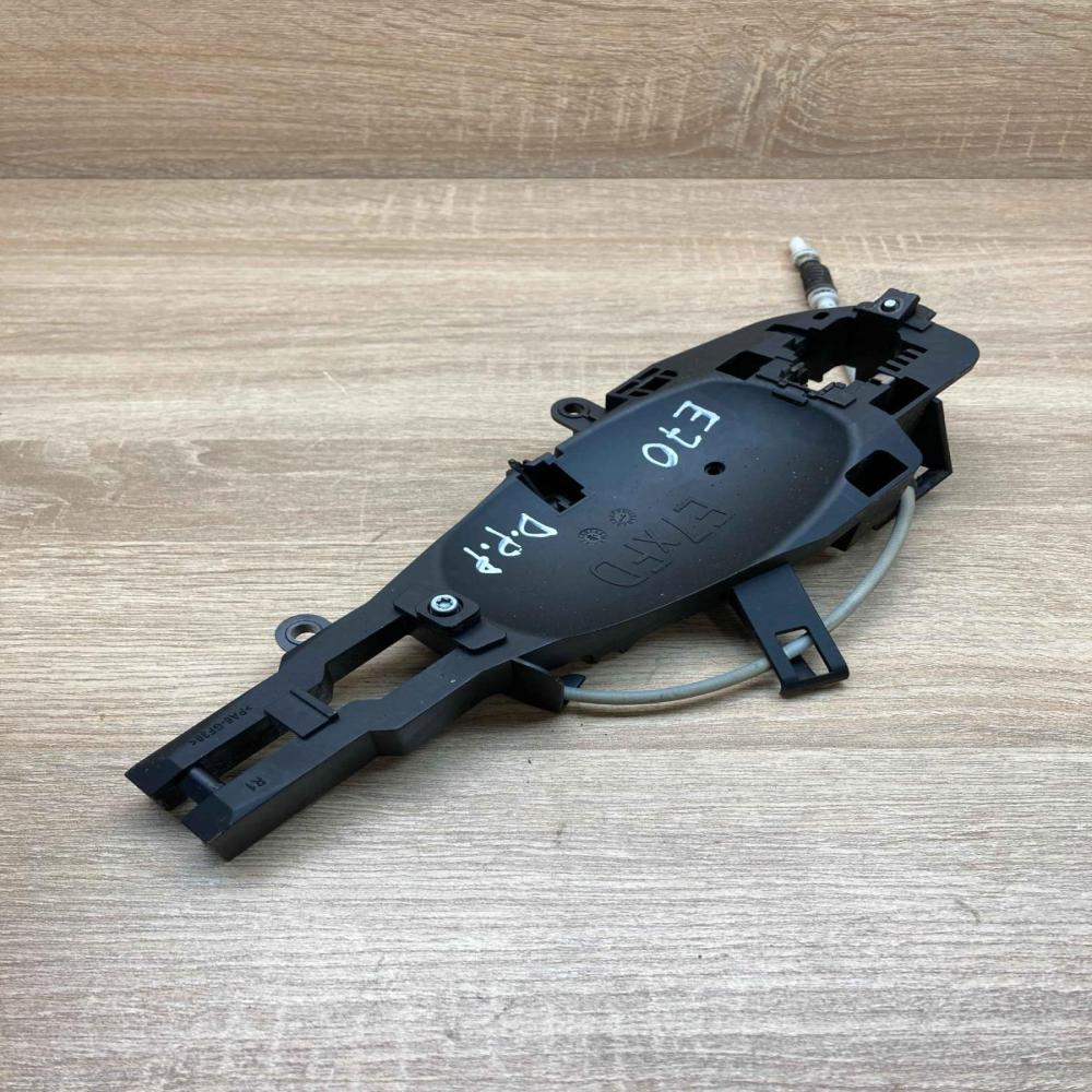 7059971 E7xFD  Front door exterior handle/bracket BMW X5 E70