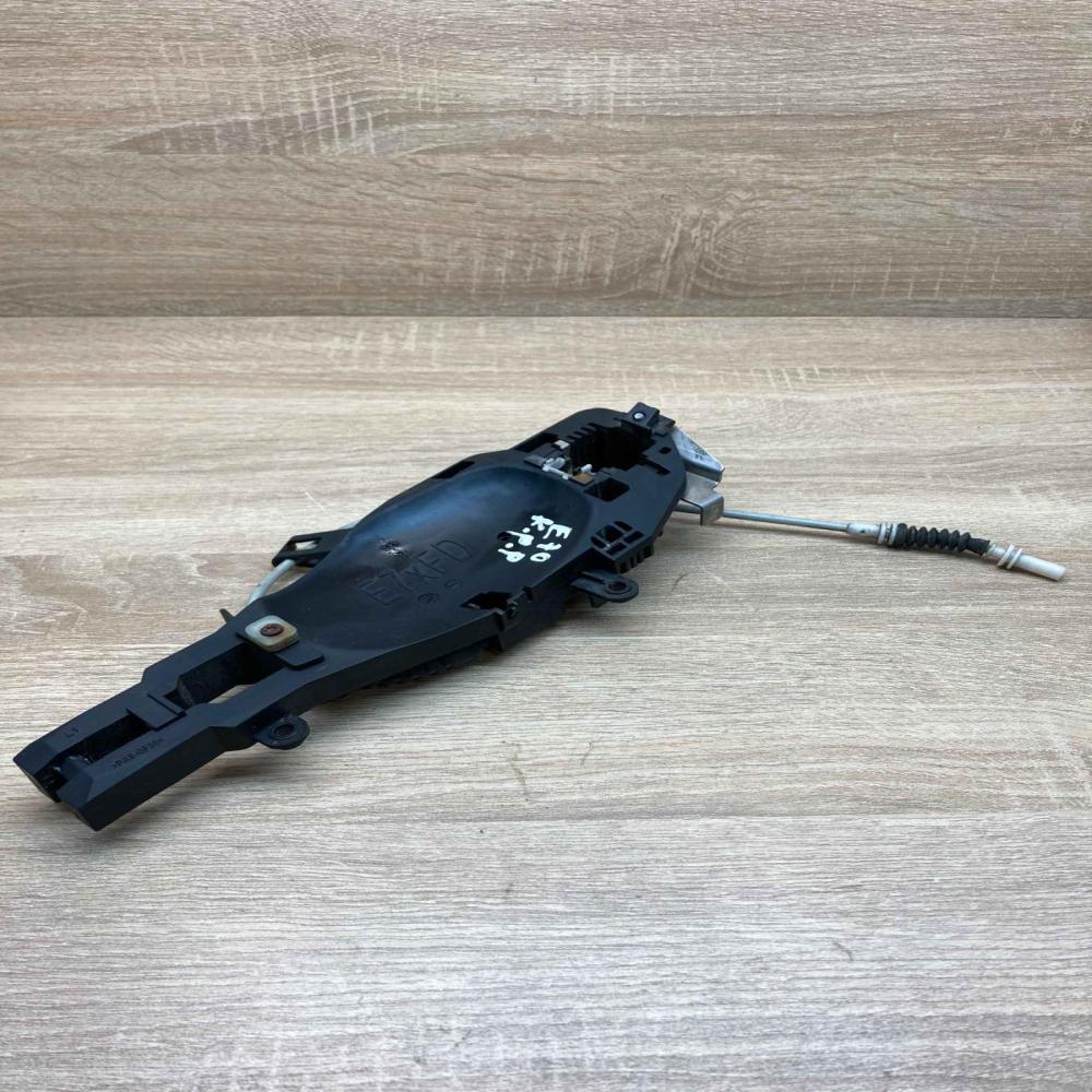 7059971 119702  Front door exterior handle/bracket BMW X5 E70
