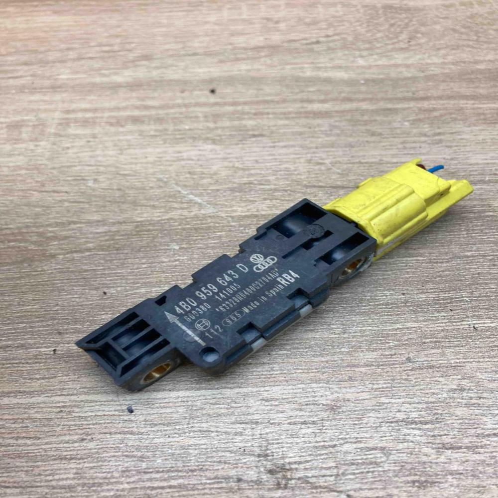 4B0959643D 600380 RB4 Airbag deployment crash/impact sensor Audi A8 S8 D3 4E