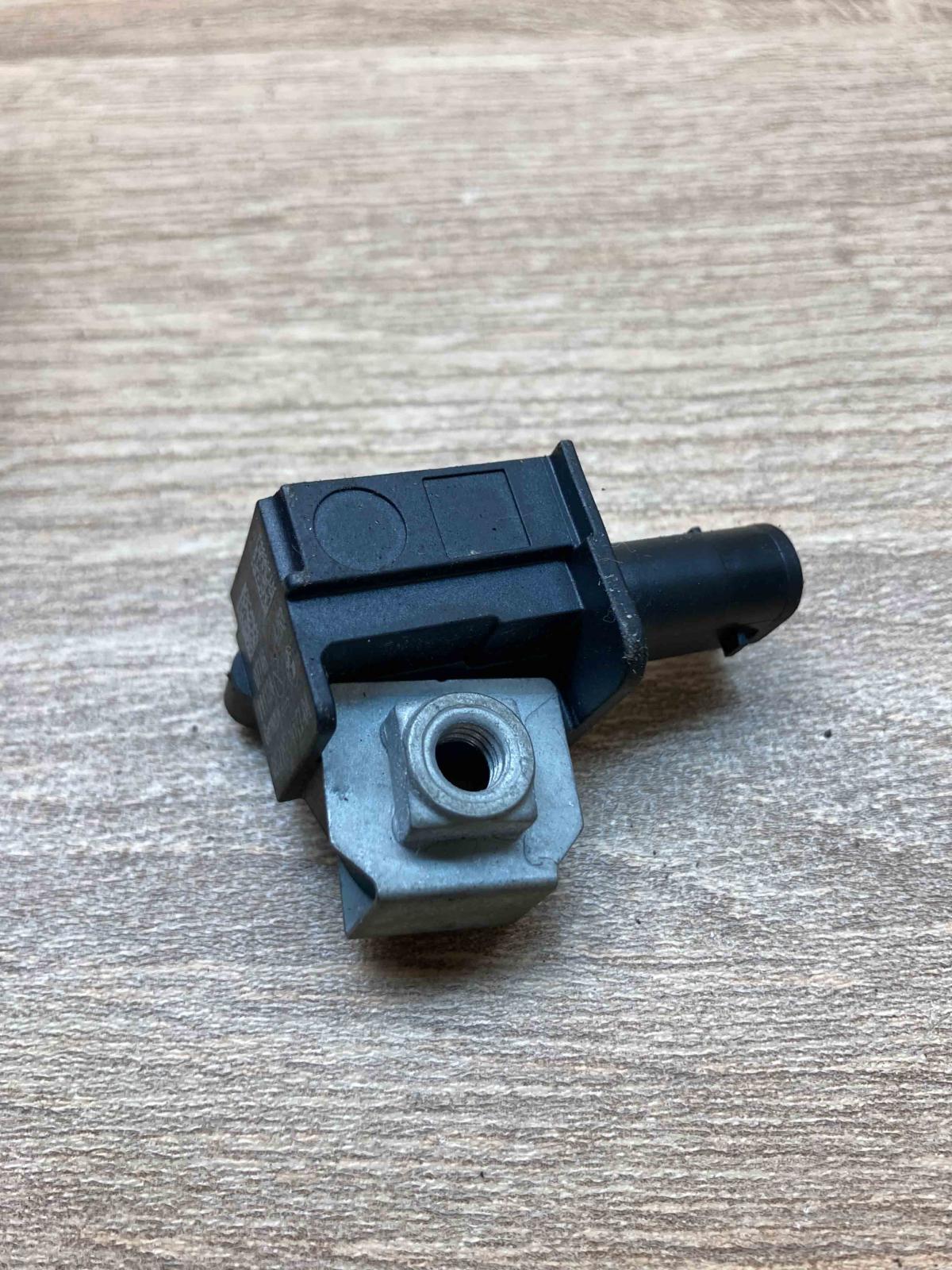 9224177 111124 4263 Airbag deployment crash/impact sensor BMW X5 F15
