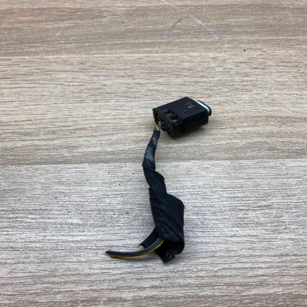 1452049   Plug wire BMW 5 E60 E61