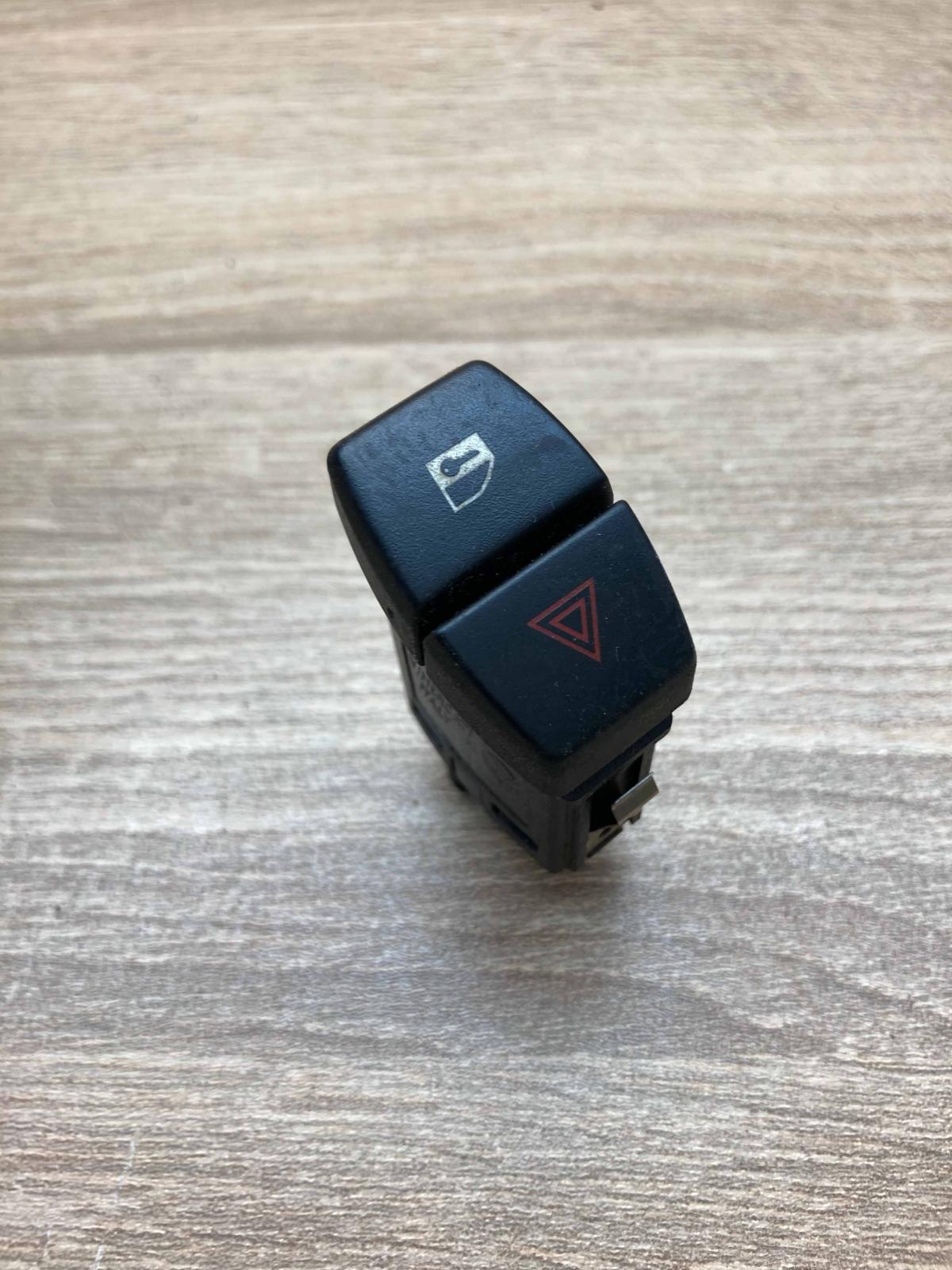 9161896   Hazard light switch BMW 5 F10 F11