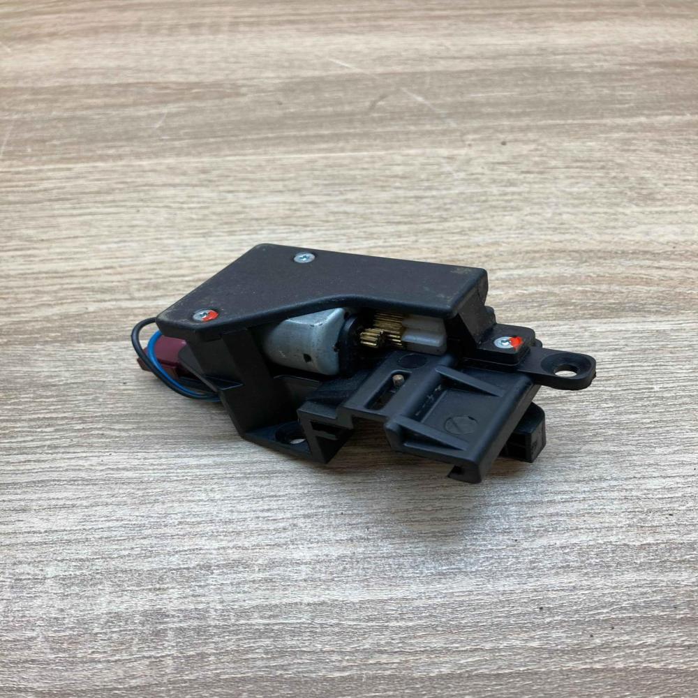99180 03164 6905983  Curtain motor BMW 5 E60 E61