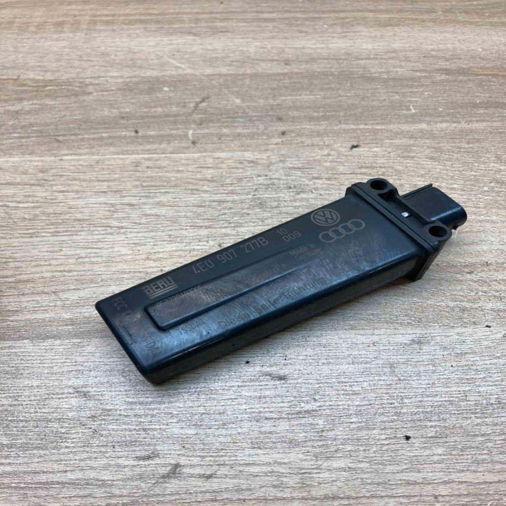 4E0907277B 20014319  Tire pressure sensor Audi A8 S8 D3 4E