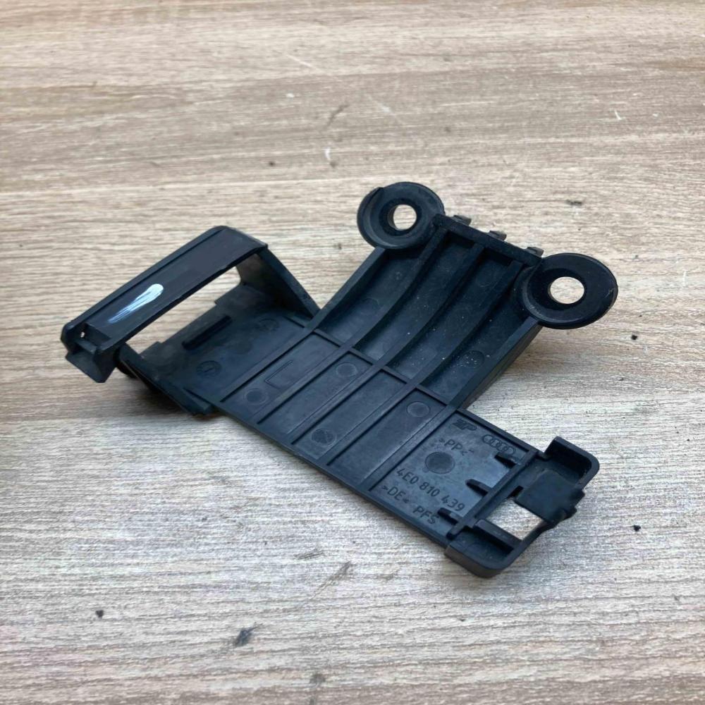 4E0810439   Other exterior part Audi A8 S8 D3 4E