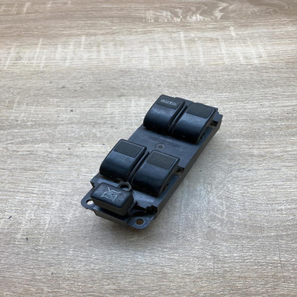 DD066350B 05074535  Electric window control switch Mazda 2
