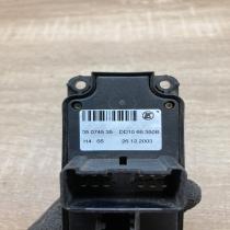 DD066350B 05074535  Electric window control switch Mazda 2