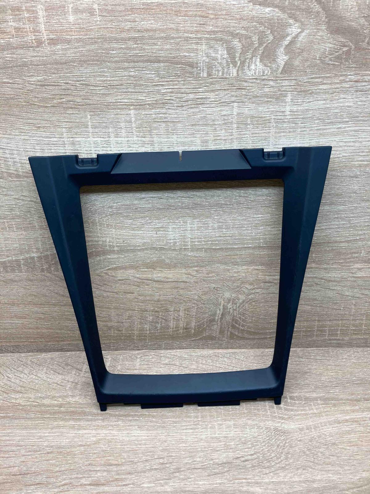6956756   Gear shifter surround trim plastic BMW X5 E70