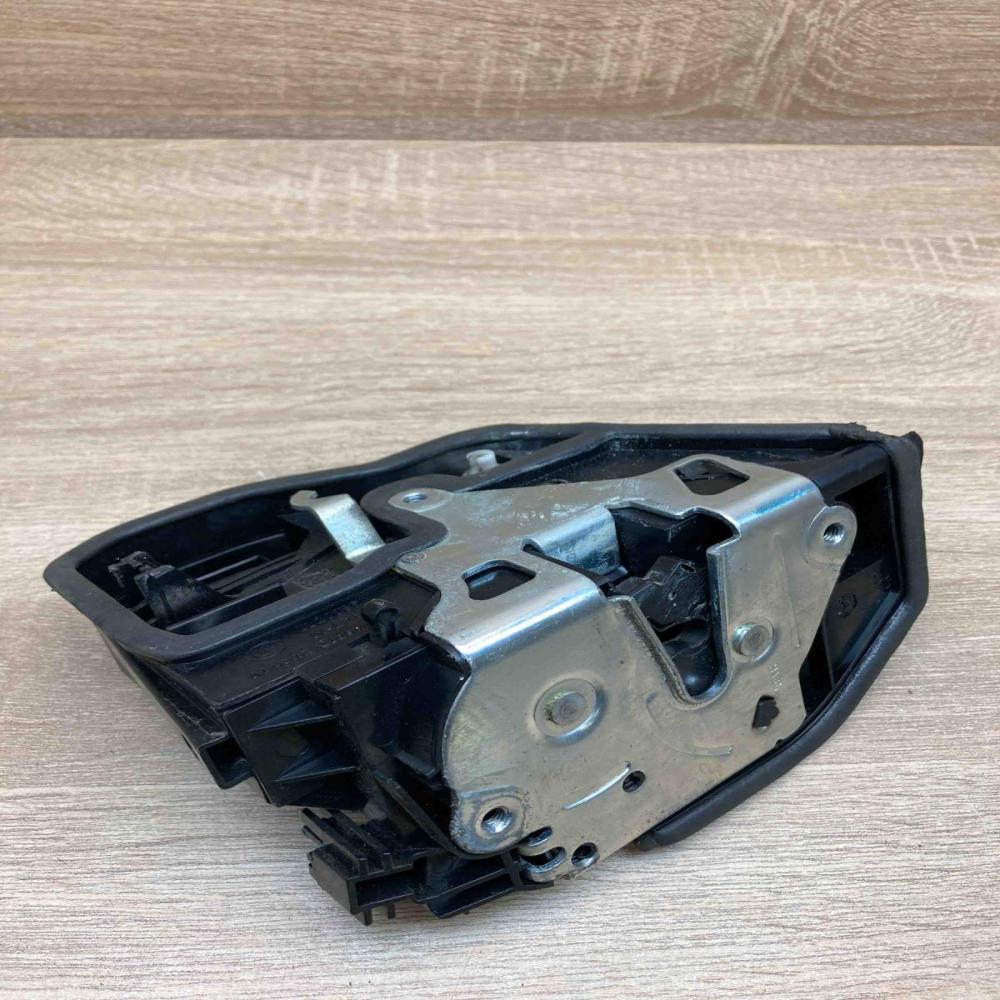7318414 I120085  Rear door lock BMW X3 F25