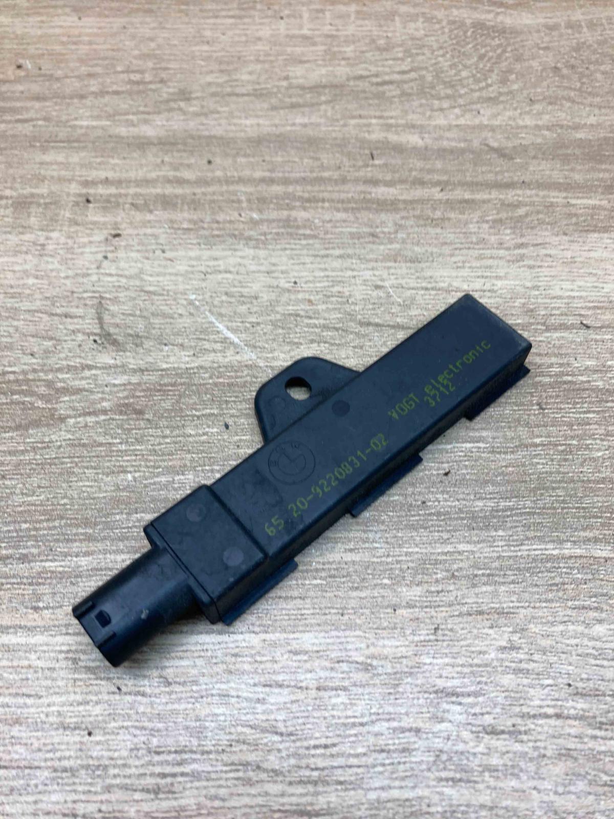 9220831  3712 Keyless system antenna BMW 5 F10 F11