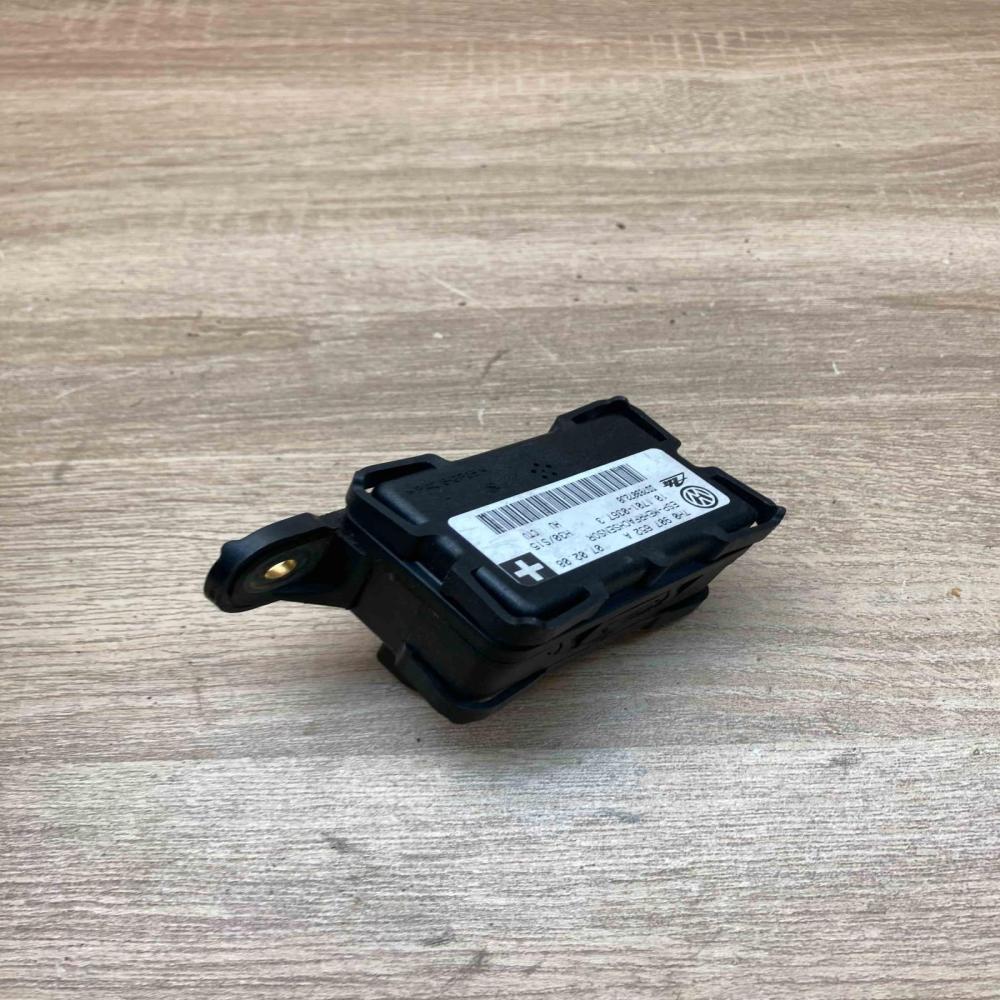 7H0907652A 101701 0367 3  ESP acceleration yaw rate sensor Audi Q7 4L