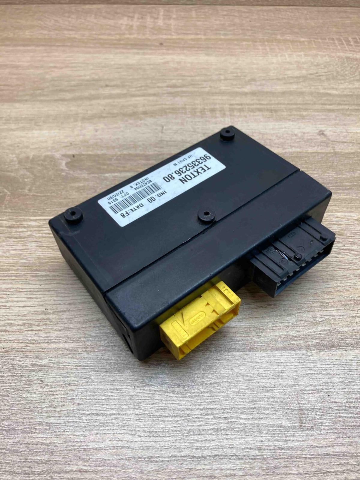 96335236 82420064  Comfort/convenience module Citroen Xsara