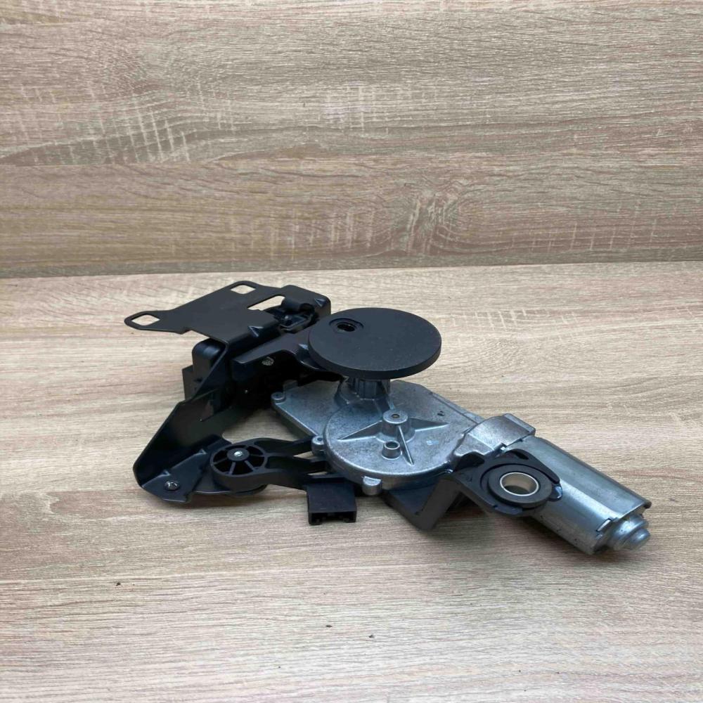 7208601 8218849  Rear window wiper motor BMW 5 E60 E61