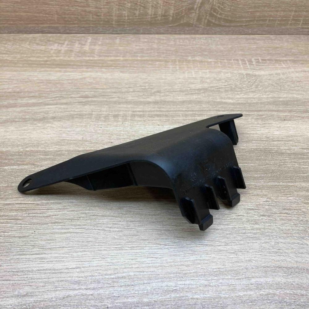7575410   Other engine bay part BMW 5 F10 F11