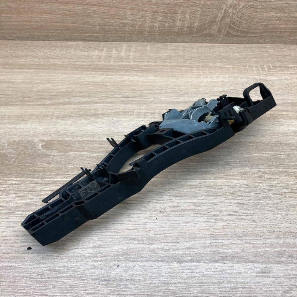 BMW F Series Door Handle   Rear door exterior handle/bracket BMW 3 F30 F35 F31