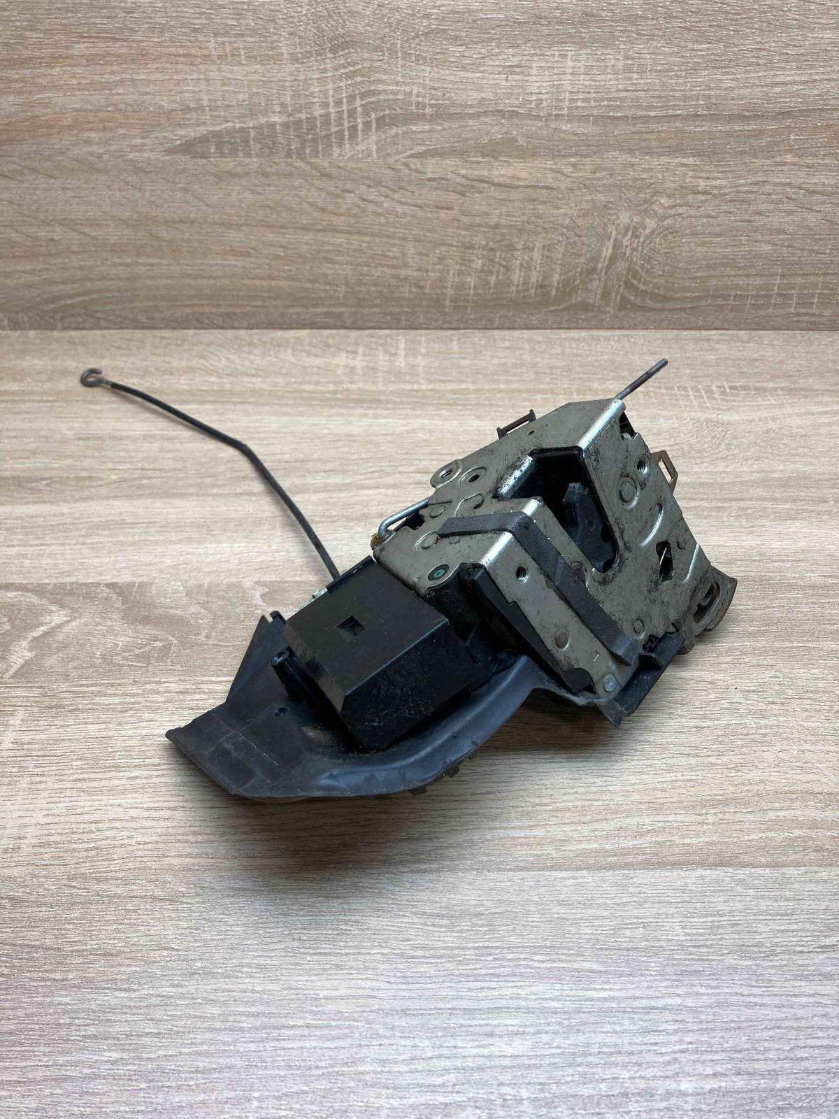 8235411   Front door lock BMW 5 E34