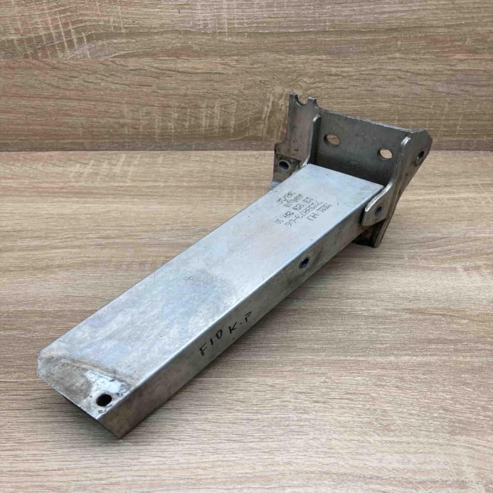 7158873 7186513  Front bumper mounting bracket BMW 5 F10 F11