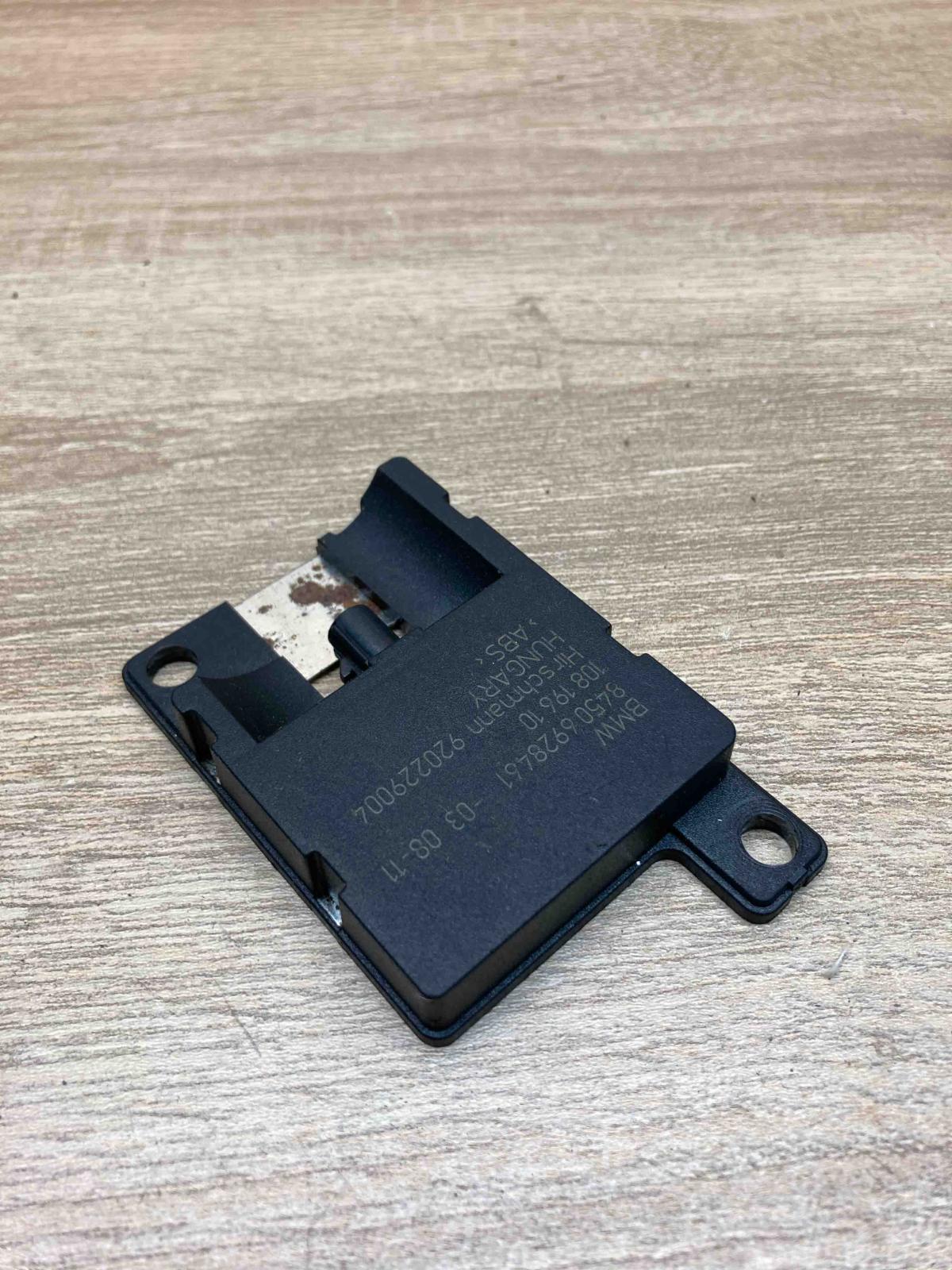 6928461 10819610  Aerial antenna amplifier BMW X6 E71