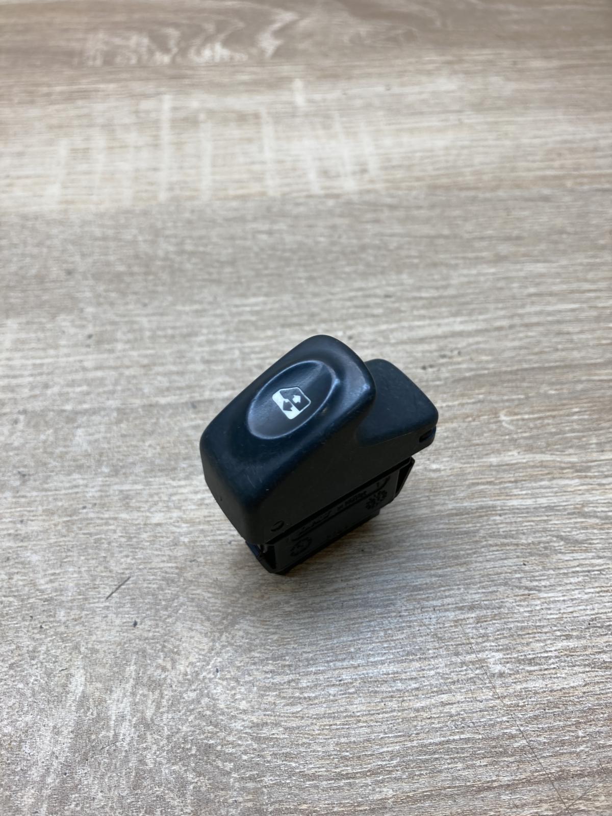 838099G   Electric window control switch Renault Scenic I