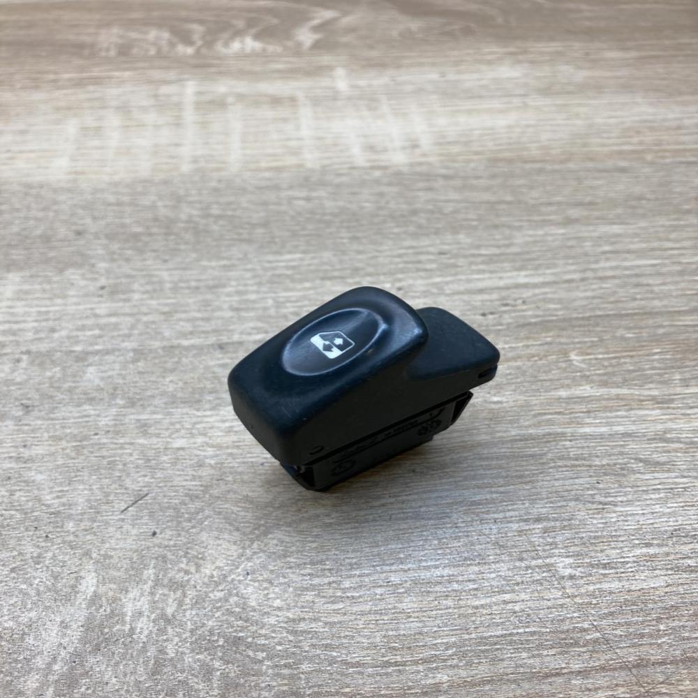 838099G   Electric window control switch Renault Scenic I